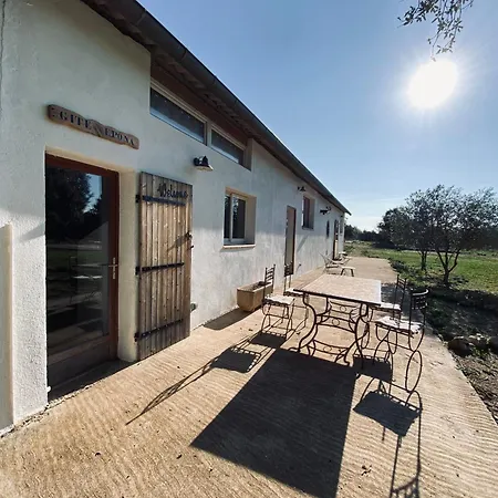 Centre Mediation Equine La Daouste Villa Jouques Exterior photo